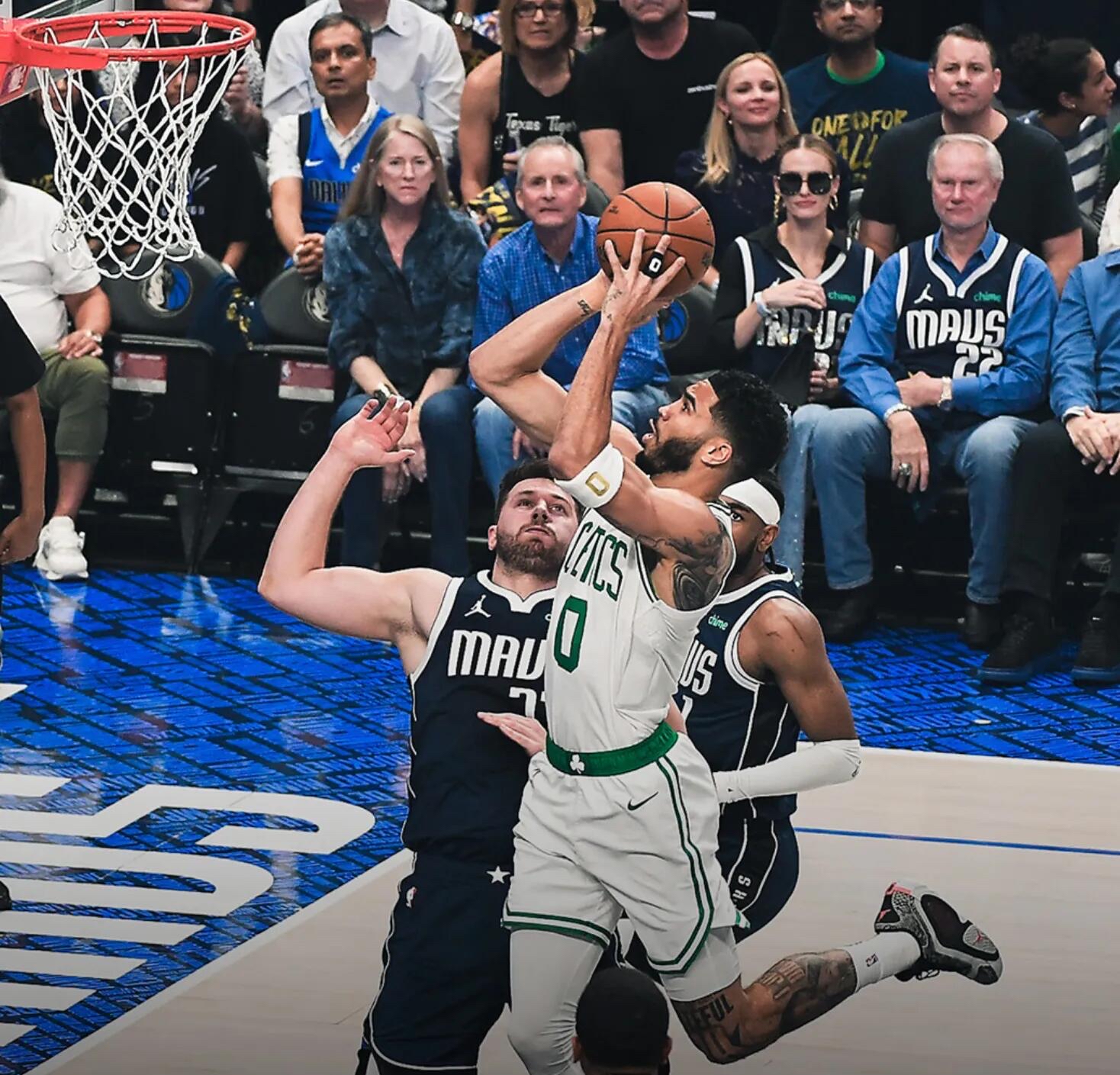 独行侠横扫马刺,伦纳德带队取胜 独行侠横扫马刺,伦纳德带队取胜