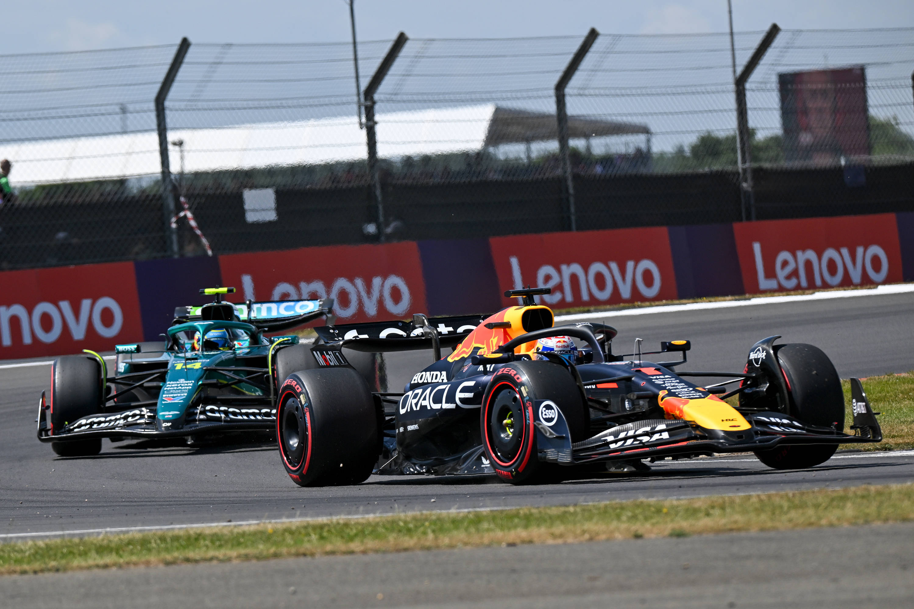 迈凯伦完胜梅赛德斯,汉密尔顿统治全场 迈凯伦完胜梅赛德斯,汉密尔顿统治全场