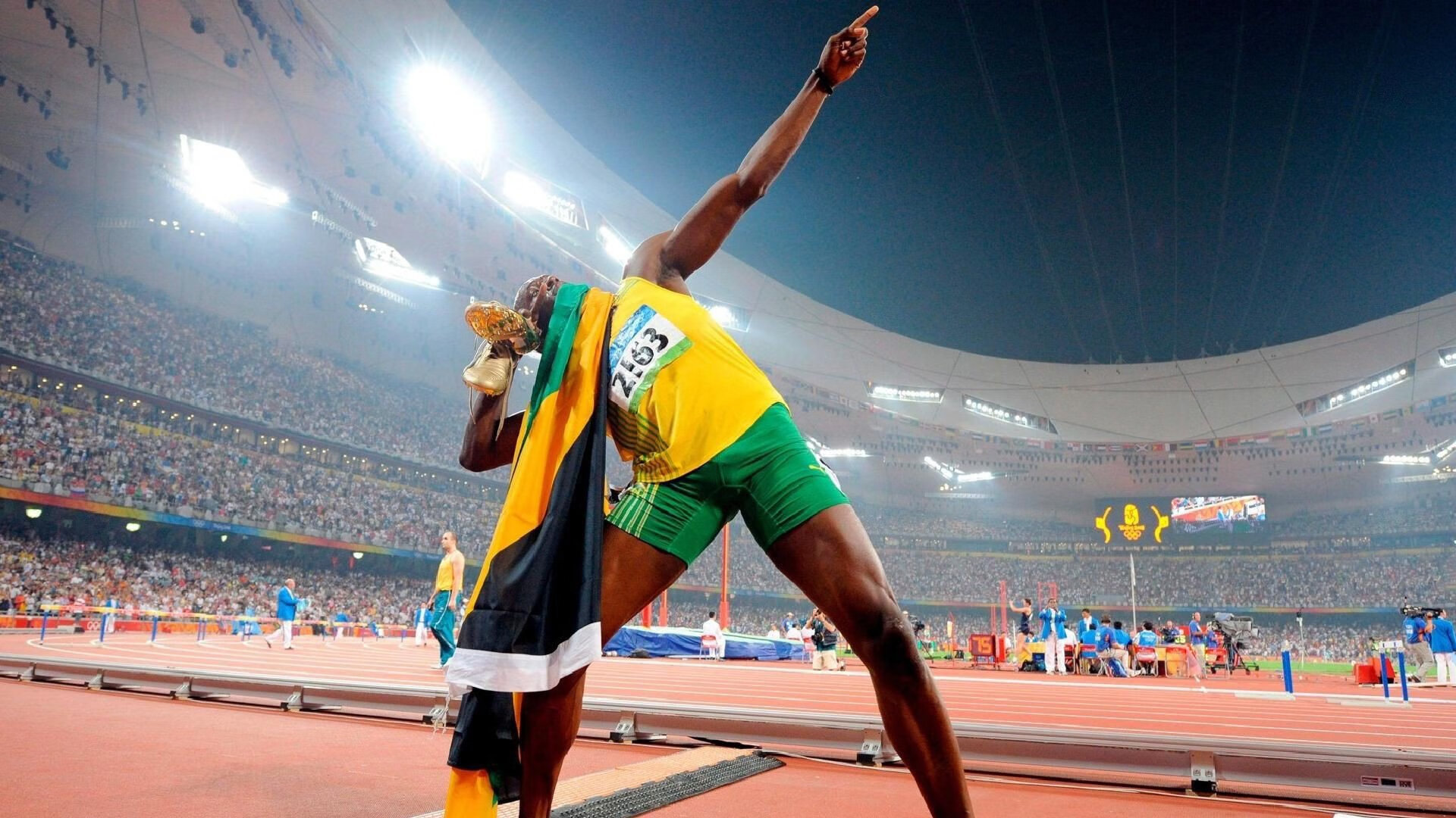 跨界争锋,当委内瑞拉力克巴萨的草根奇迹,遇见德布劳内式F1赛道终极接管