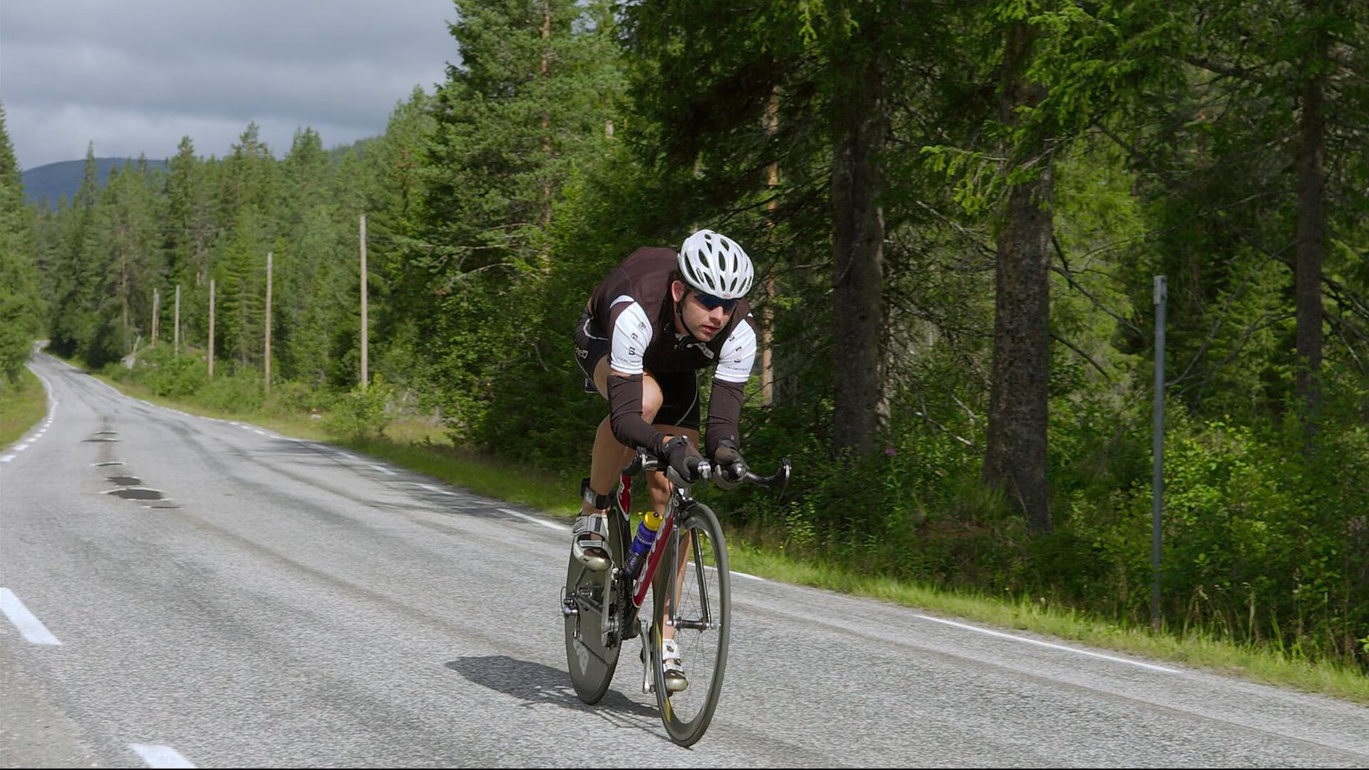 从齐鲁大地到密尔沃基，赵继伟火热状态引领山东队史诗级翻盘雄鹿
